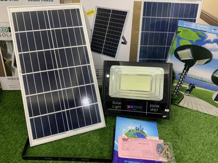 ĐÈN NĂNG LƯỢNG NGOÀI TRỜI 200w  IP67 TẤM PIN RỜI