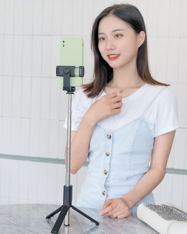 CÂY CHỤP HÌNH BLUETOOTH R1 (CÓ LED) 2 CÂY CHỤP HÌNH BLUETOOTH R1 (CÓ LED) - Ảnh 2