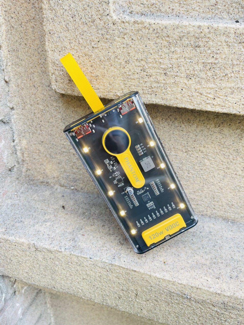 PIN DỰ PHÒNG PHANTOM P22 20.000MAH TRONG SUỐT 3 PIN DỰ PHÒNG PHANTOM P22 20.000MAH TRONG SUỐT - Ảnh 3