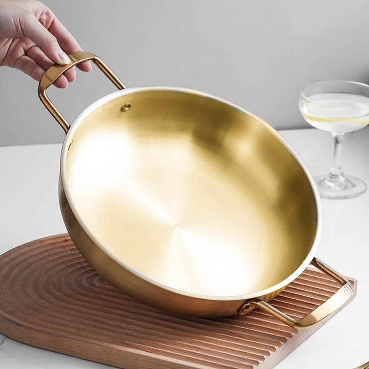 CHẢO INOX MẠ VÀNG 22CM 2 QUAI ĐẾ BẰNG