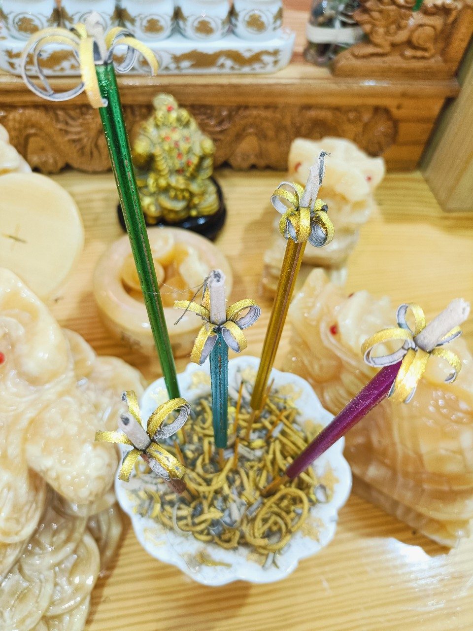 NHANG THẦN TÀI NỞ HOA NGỦ SẮC 18 CÂY 2 NHANG THẦN TÀI NỞ HOA NGỦ SẮC 18 CÂY - Ảnh 2