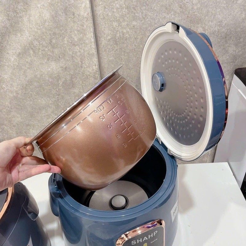 NỒI CƠM ĐIỆN SHARP 558-700W DUNG TÍCH 1.8L