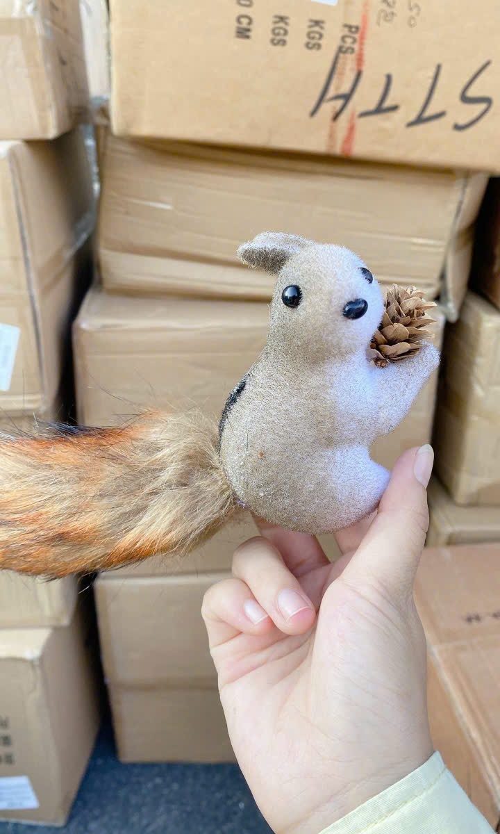 CHÚ SÓC CON TRANG TRÍ NOEL